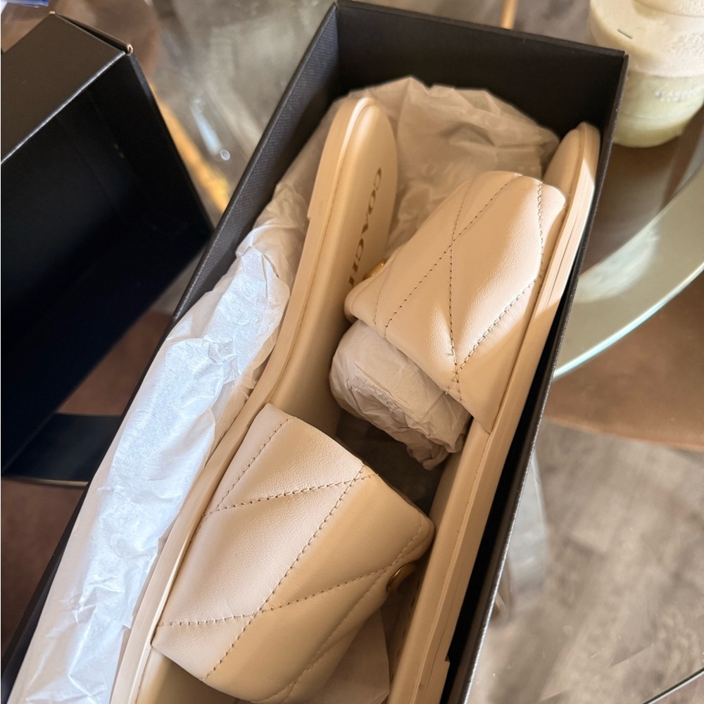 Coach Women's Sandals in Cream with Gold Accent - Picture 4 of 4